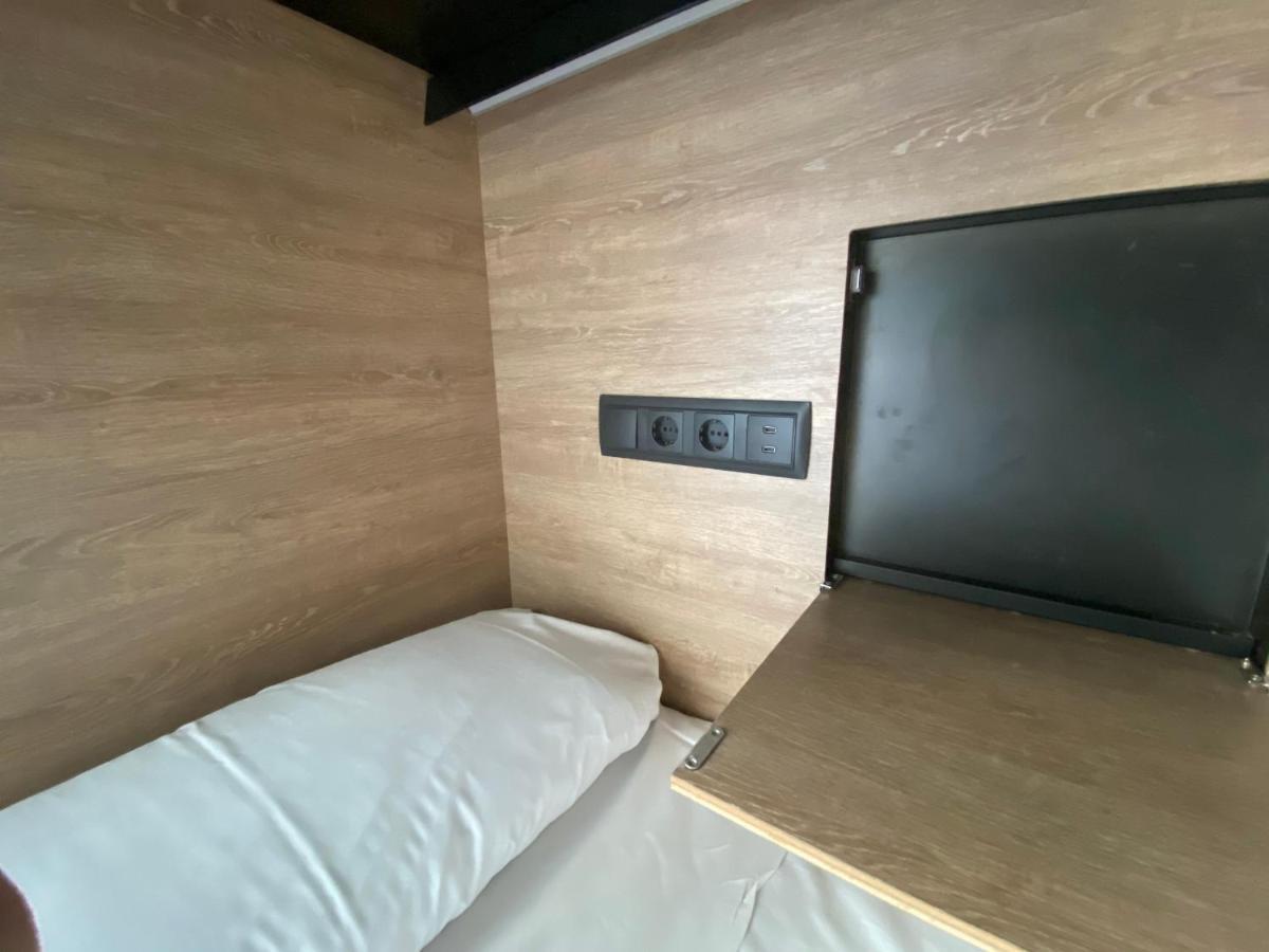 Euromadrid Hostal *
